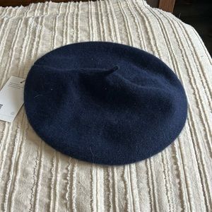 Quince Beret 💯 cashmere.  New with tags